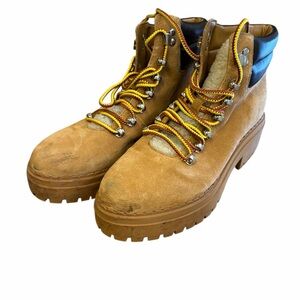 Marc Fisher LTD Nairy lace up shearling lug sole booties in tan suede. Womens 8